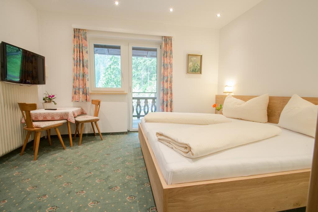 Ferienwohnung Pension Tirol Bichlbach Esterno foto